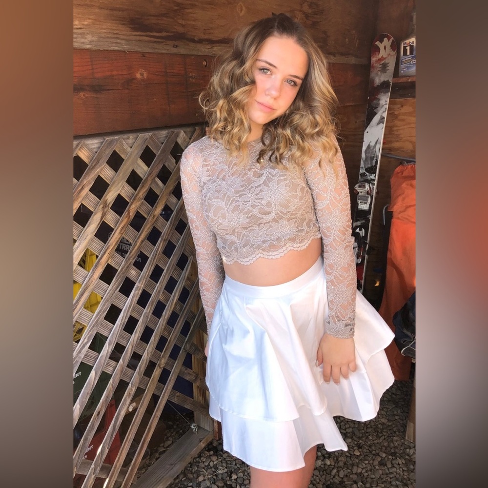 🫶🏼 Beautiful 2-Piece Hoco/formal dress 🤍